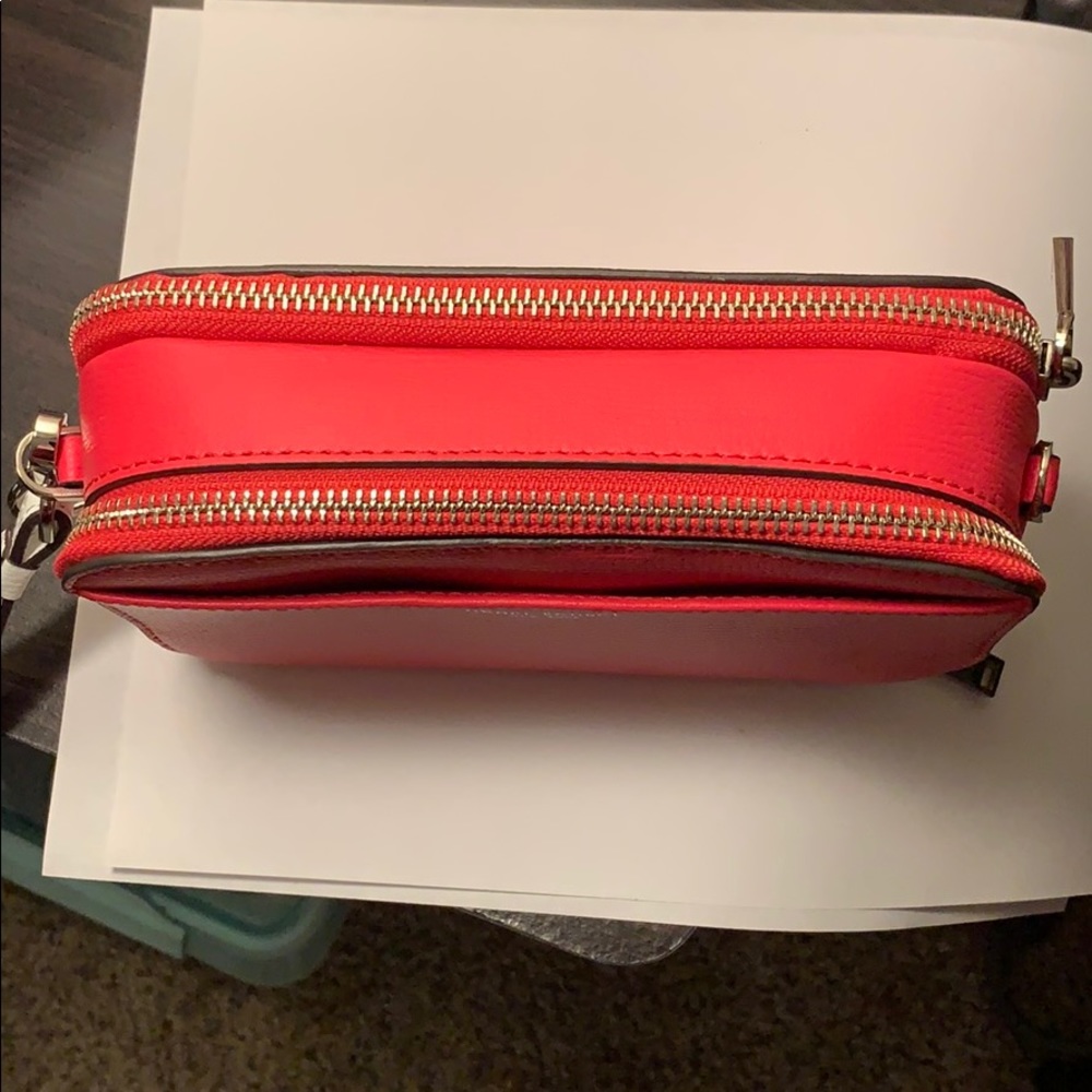 ❌SOLD❌ HENRI BENDEL COLORBLOCK WALLET - Picture 4 of 8